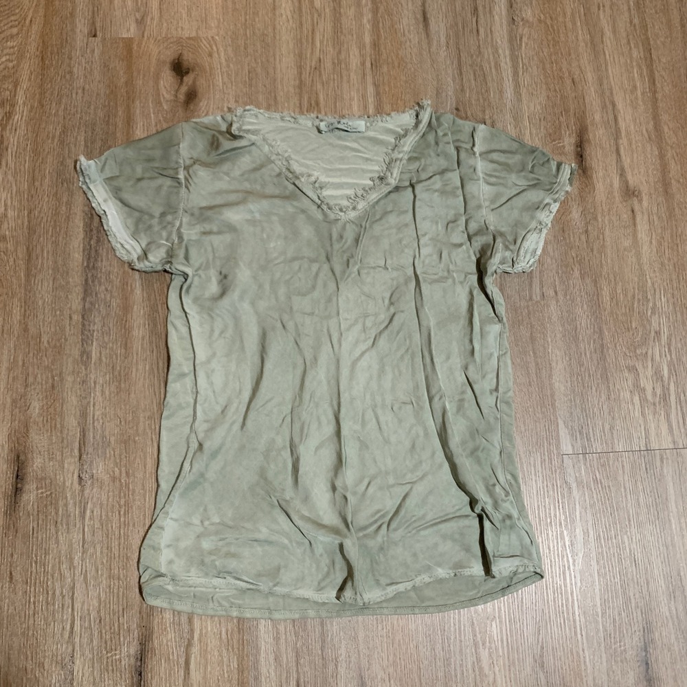 Gigi Moda distressed relaxed fit vneck shirt in green - made in italy - small